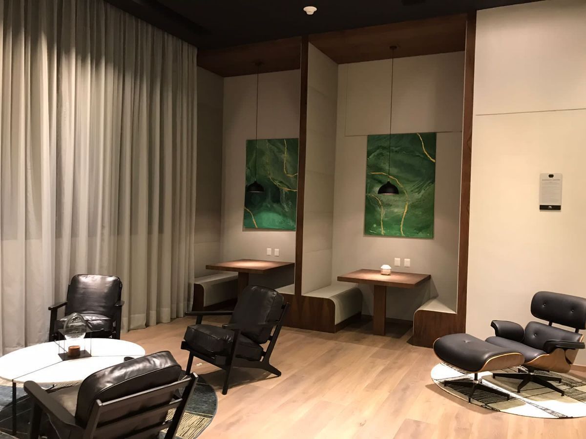 36 de 38: Bussines-center