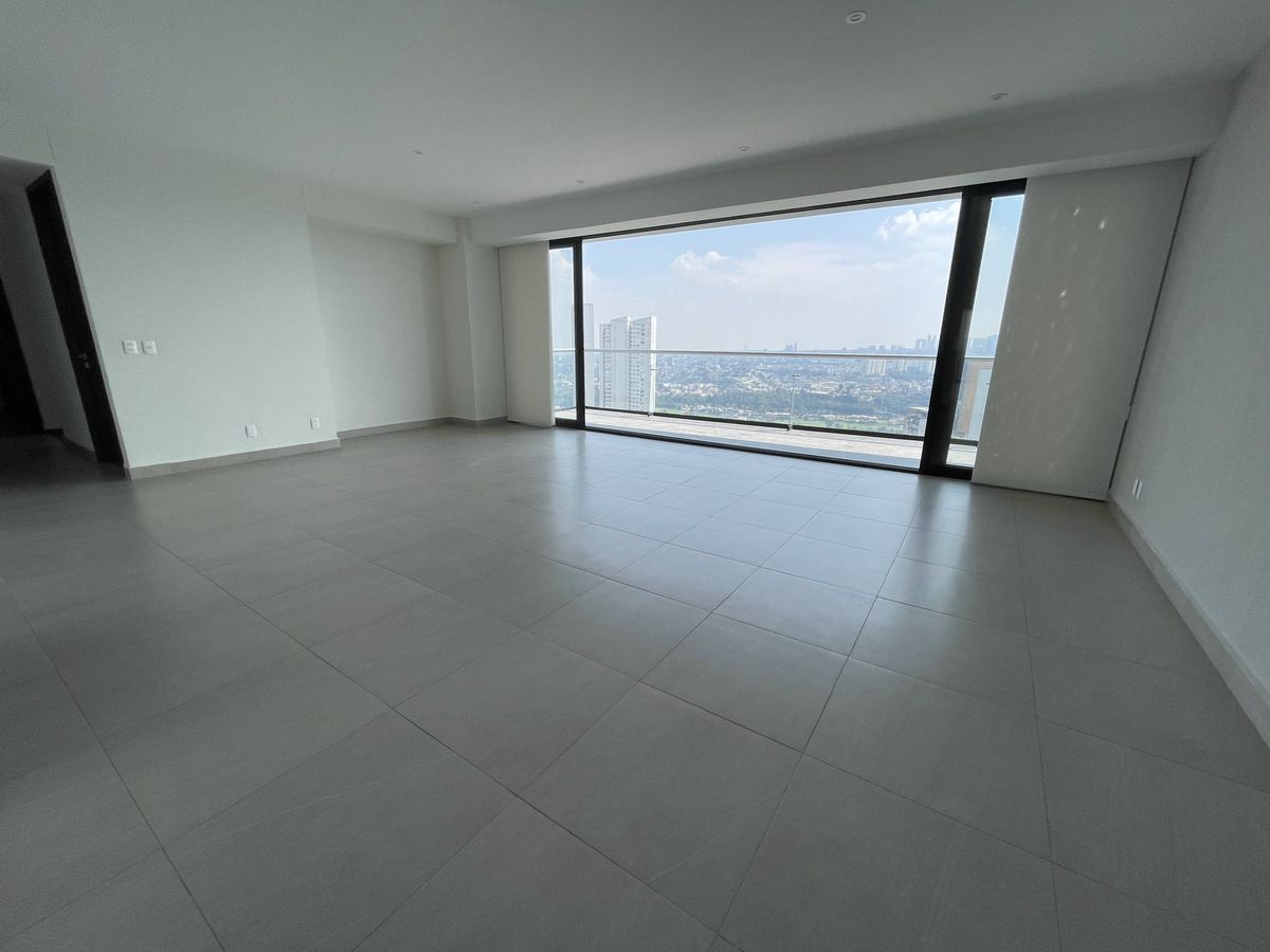 3 of 36: Sala-comedor