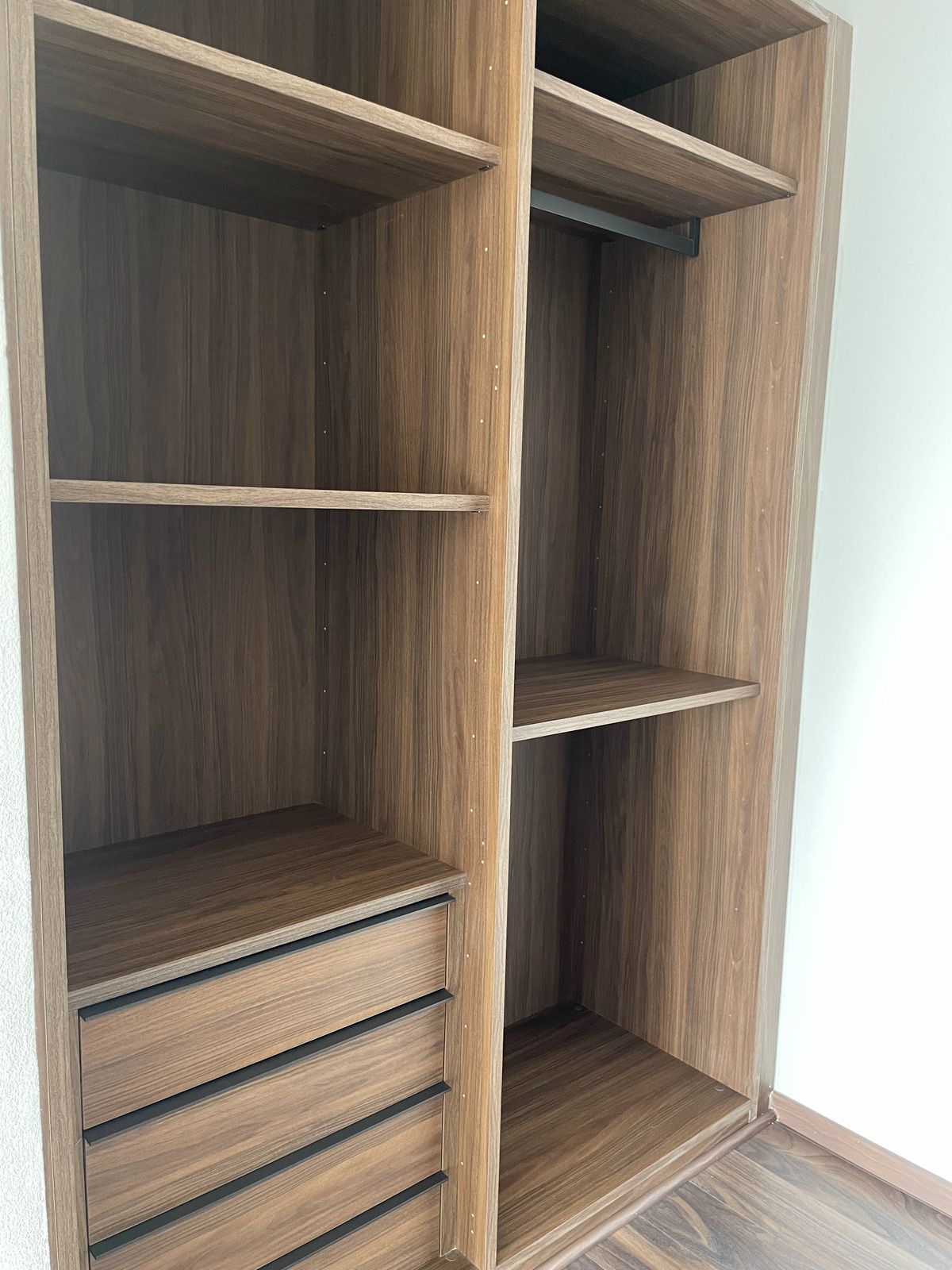 7 of 36: Walking-closet