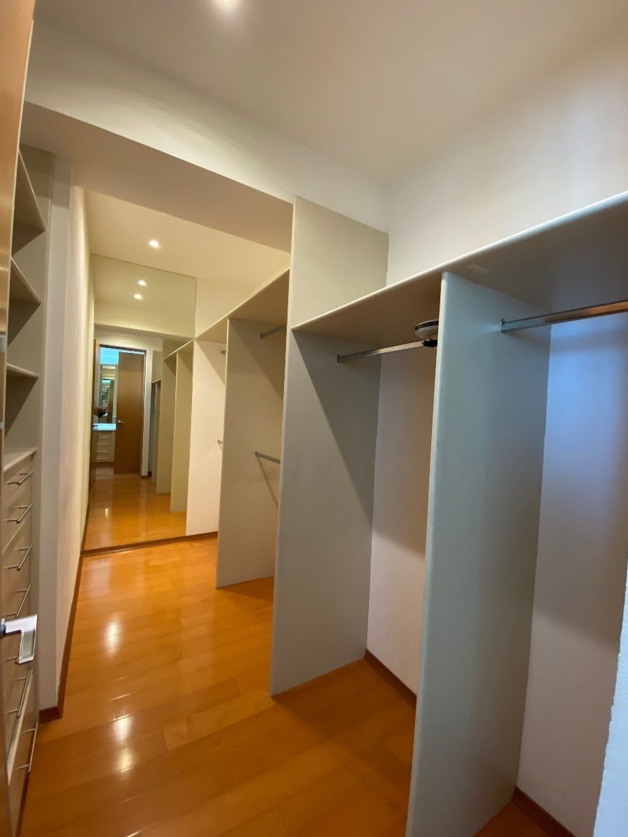 20 de 34: Vestidor recamara principal 