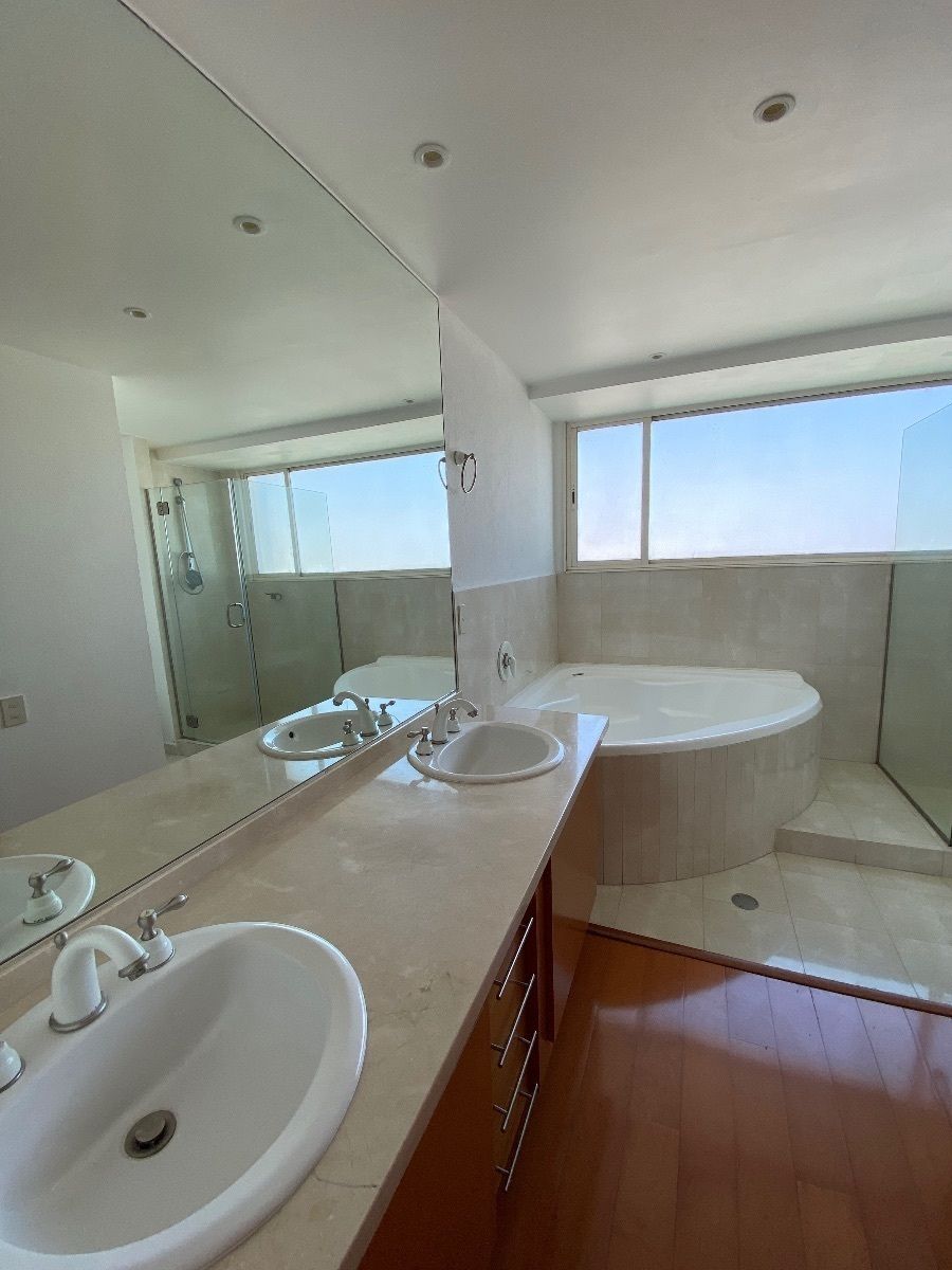 23 de 34: Baño recamara principal 