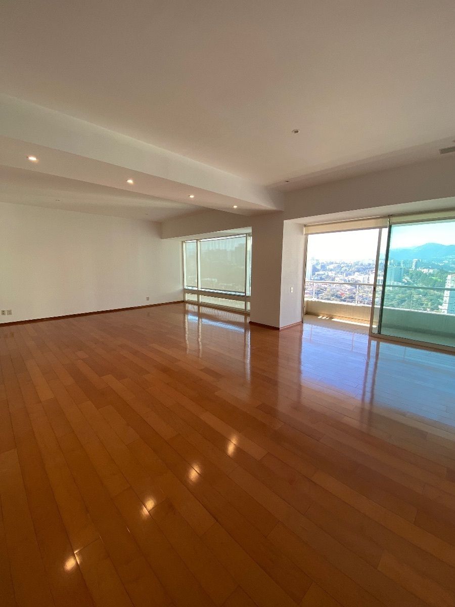 8 de 34: Sala-comedor 