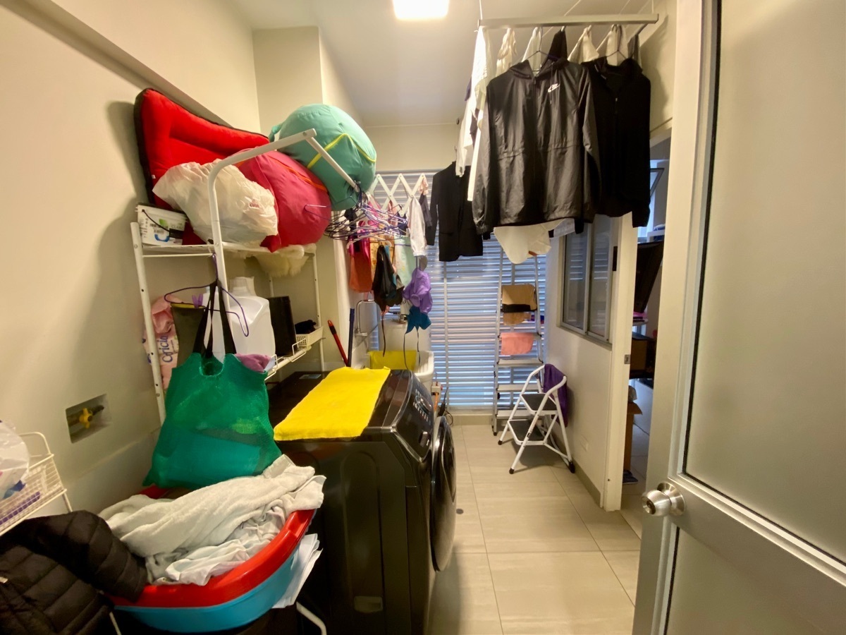 17 de 18: Zona de lavandaria y dormitorios de servicio