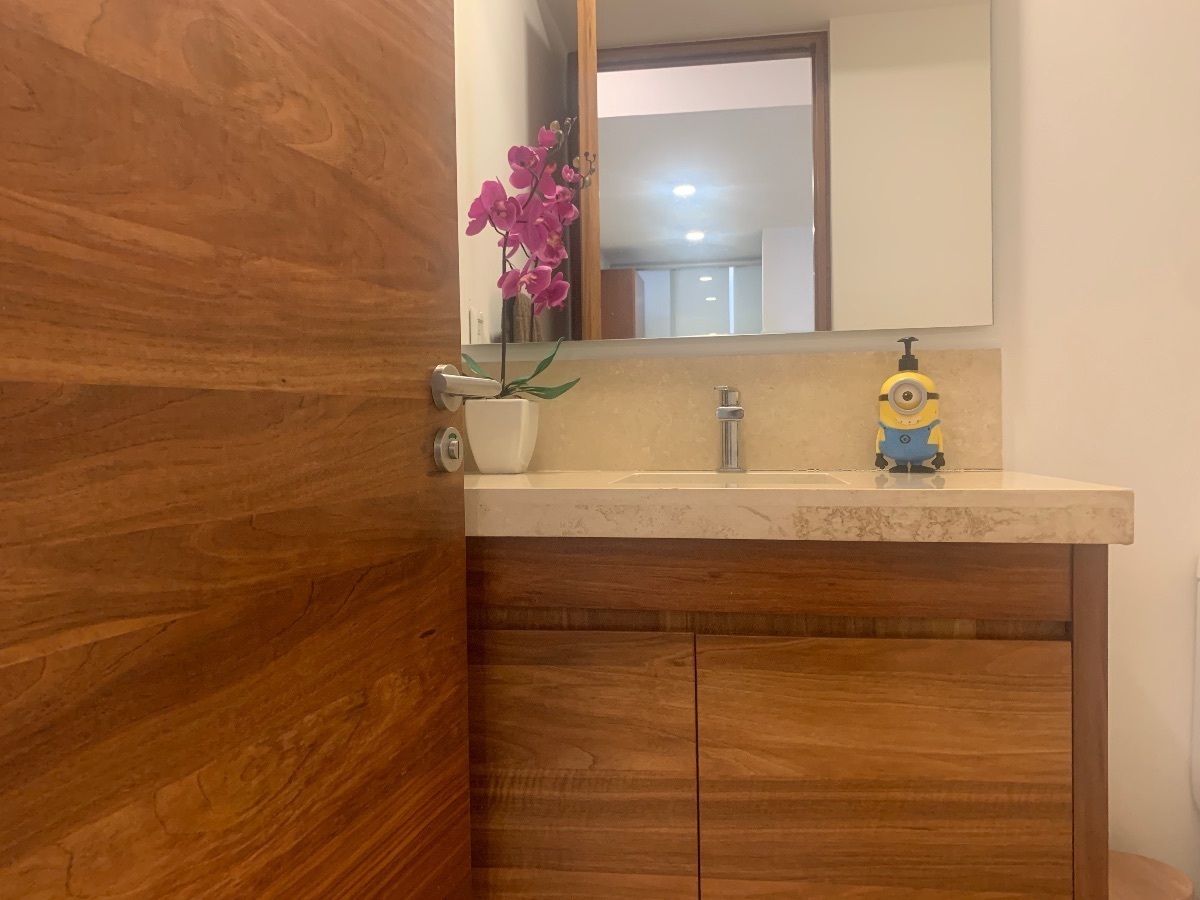 5 de 49: Baño 1