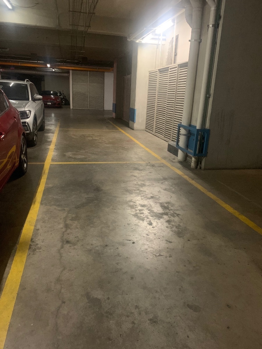 22 de 49: Estacionamientos y Bodega