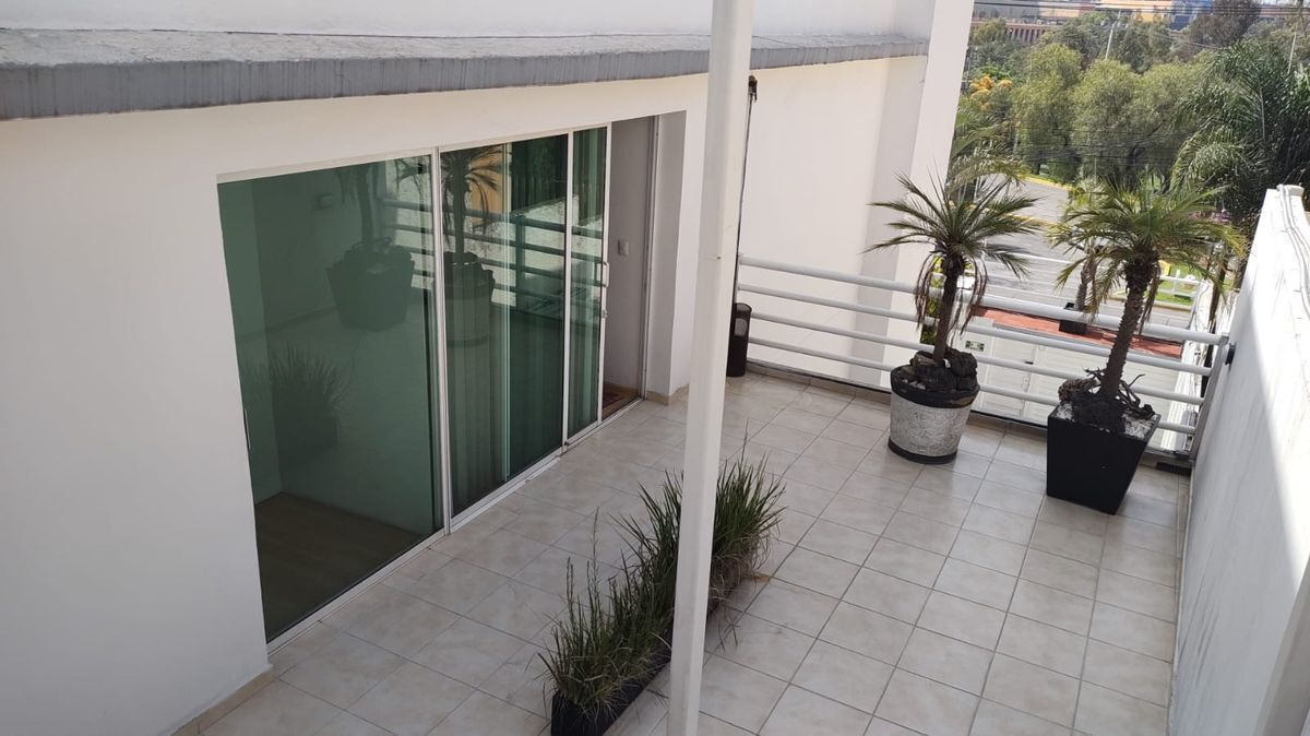 CASA EN VENTA CON USO DE SUELO COMERCIAL Y OFICINAS - foto 4