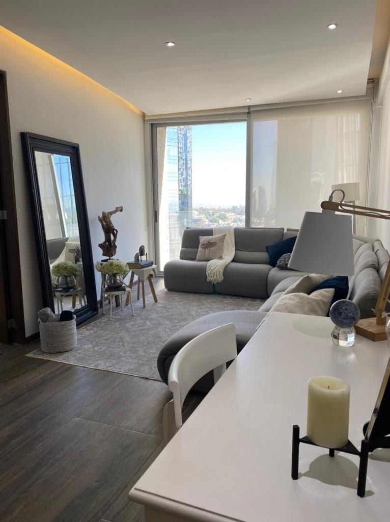 2 de 20: sala con balcón
