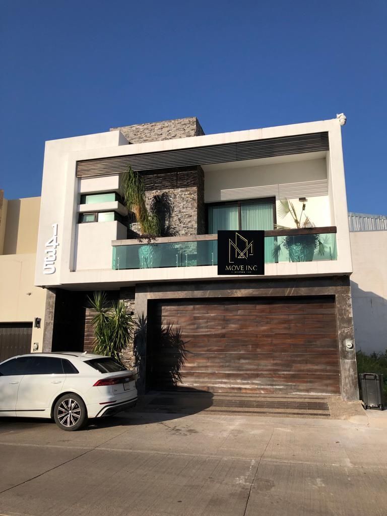 1 de 14: Casa con Balcón 