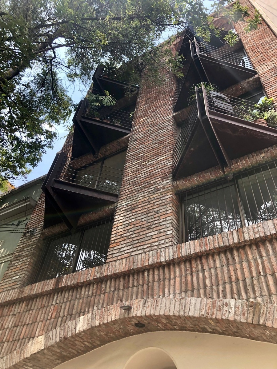 3 of 24: Fachada edificio 
