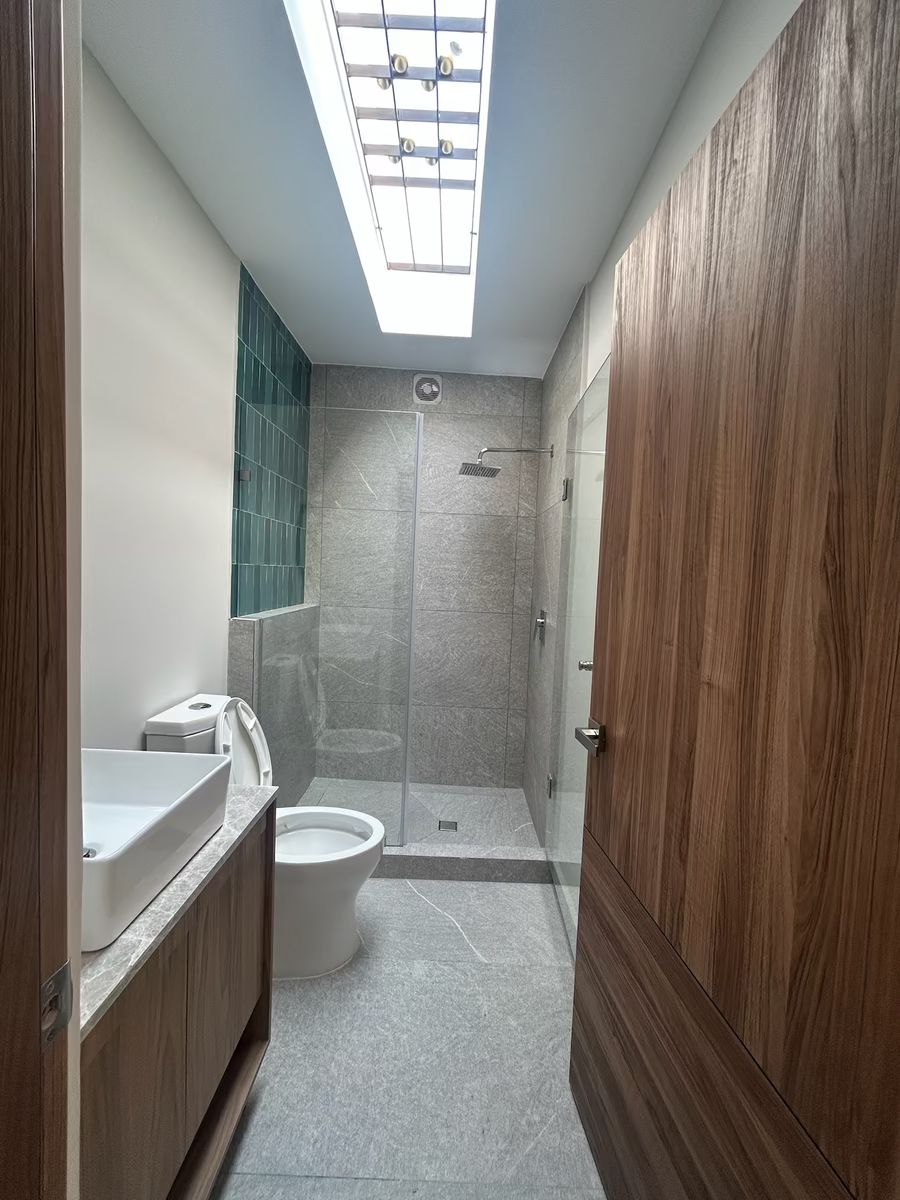 18 of 24: Baño recámara 1
