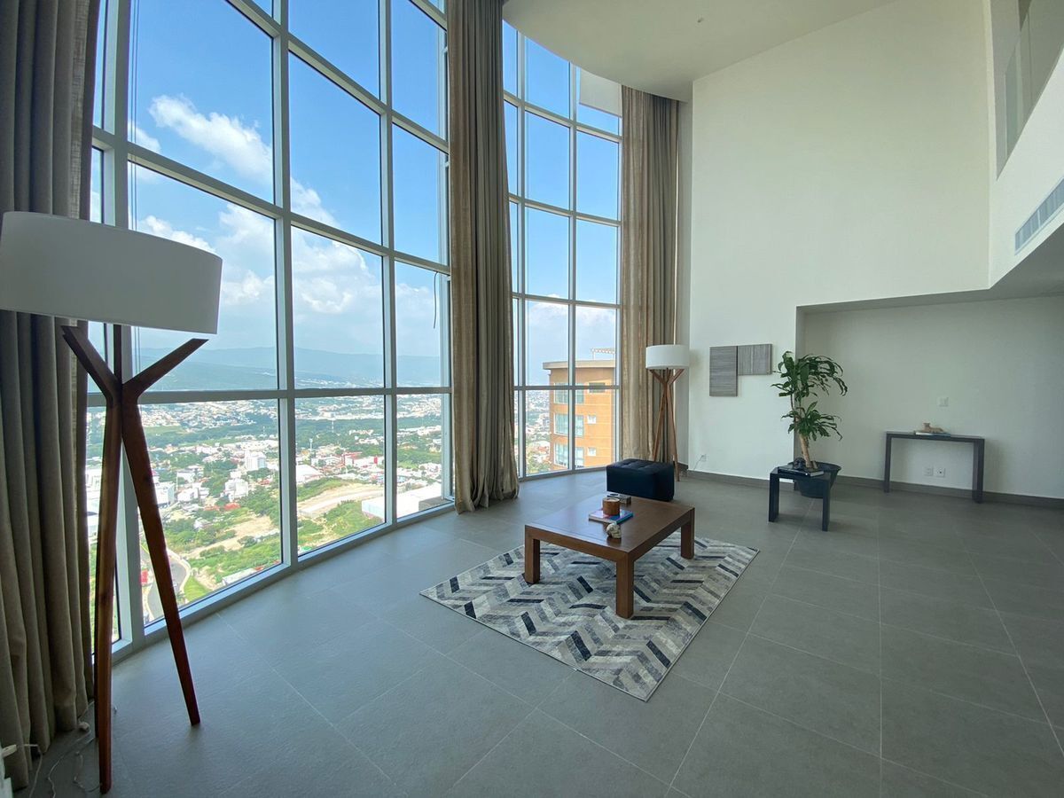 1 de 21: Sala doble altura