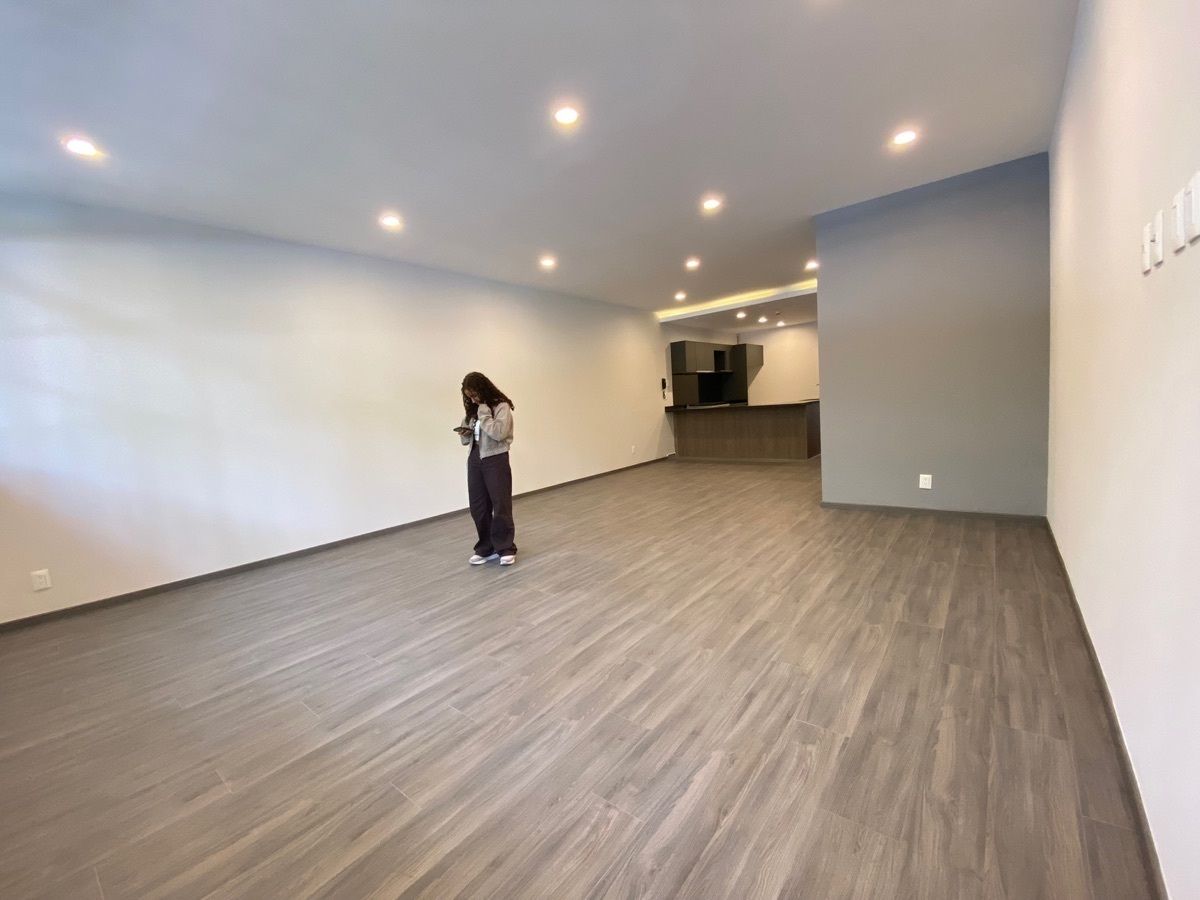 6 of 26: Vista sala/ comedor