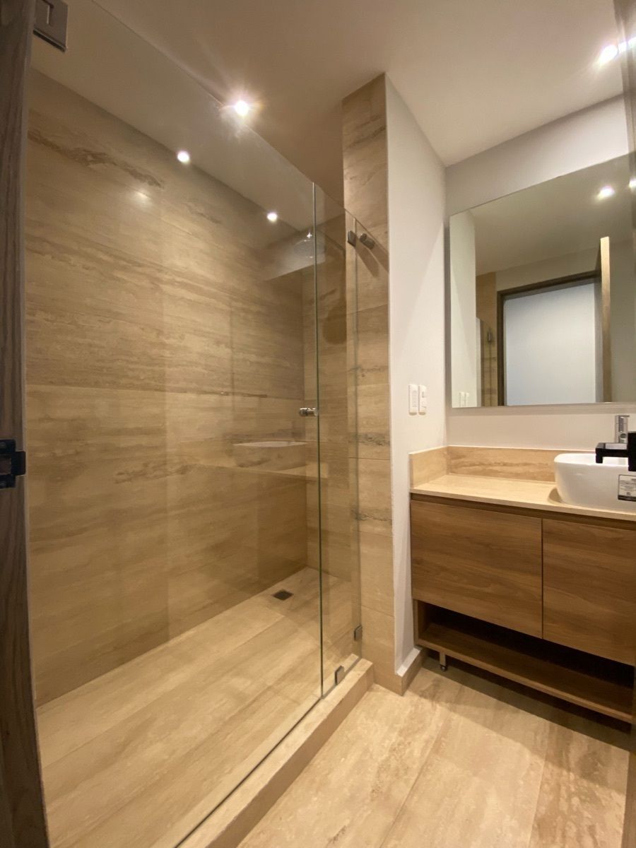 9 of 26: Baño recámara 2