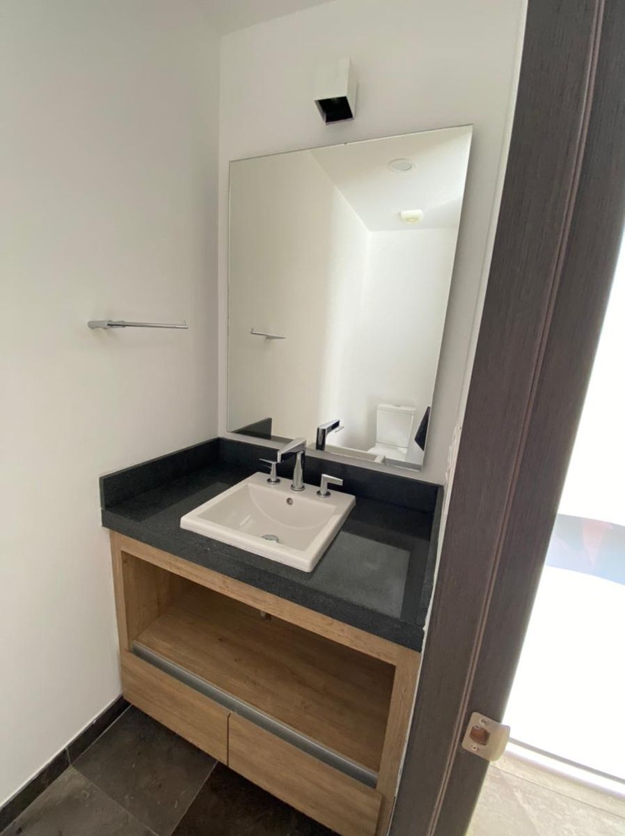 7 de 19: BAÑOS CON FINOS ACABADOS