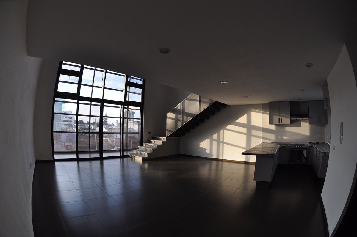 15 de 23: LOFT