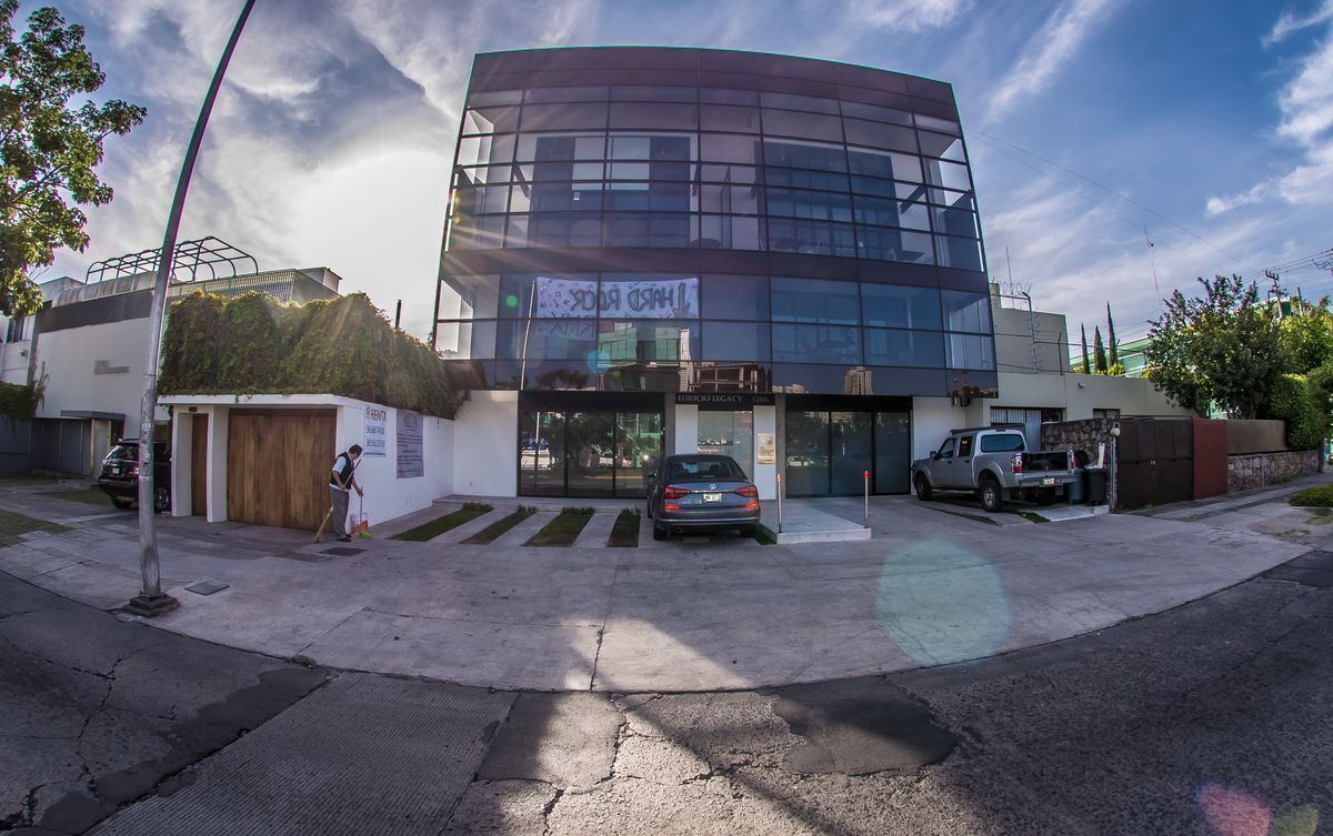 1 de 23: FACHADA