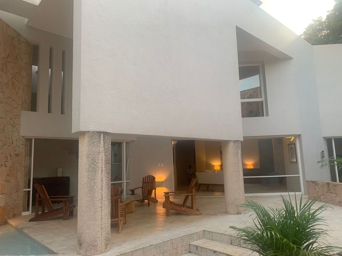 2 de 15: Fachada Posterior 