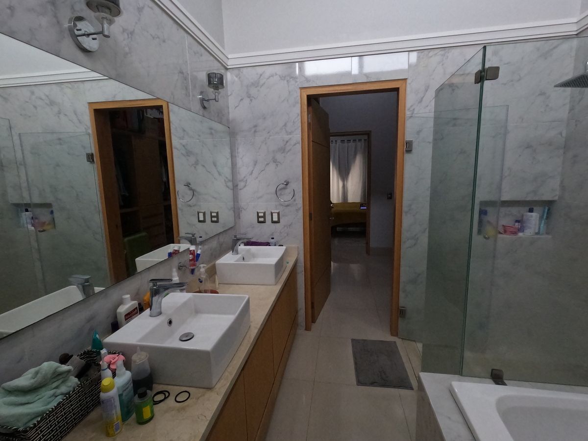 22 de 40: Baño recámara principal