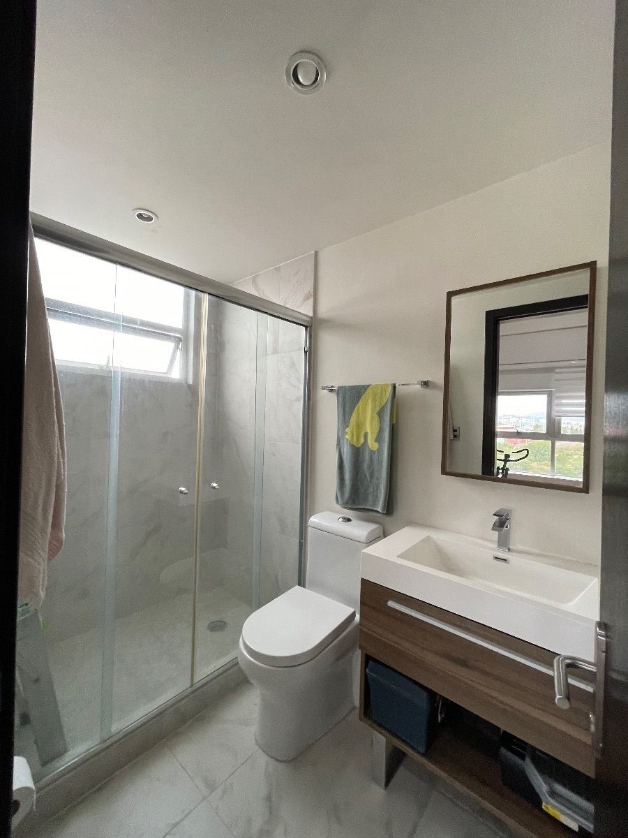 12 de 31: Baño completo 1 recamara secundaria