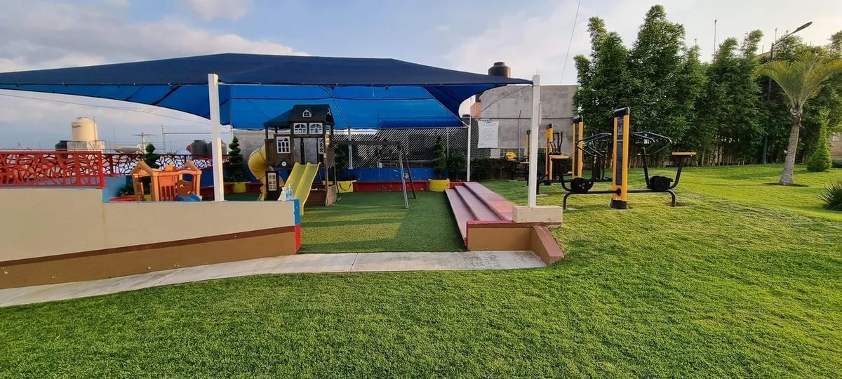 Area comunal del Fraccionamiento con Juegos infantiles