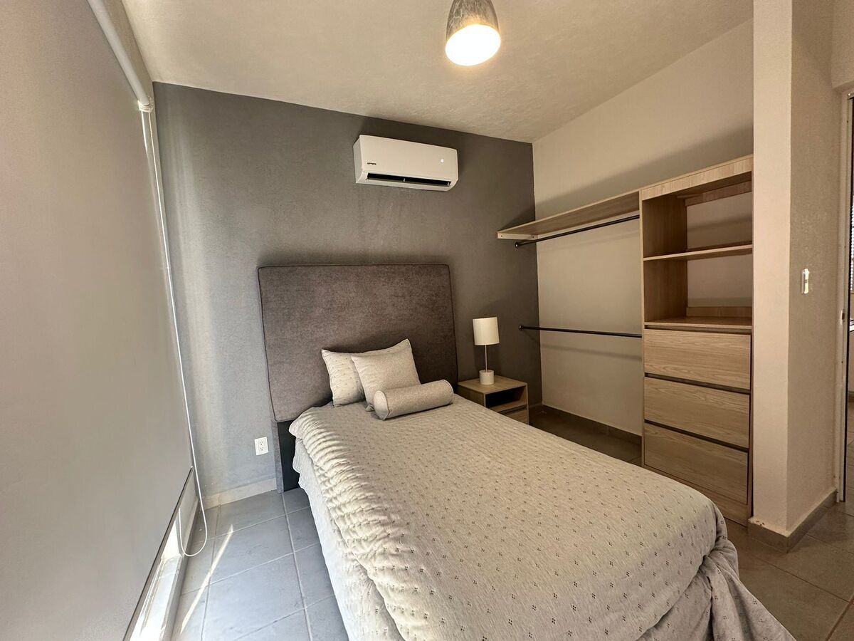 16 de 32: recámara con espacio para closet y preparaciones para clima
