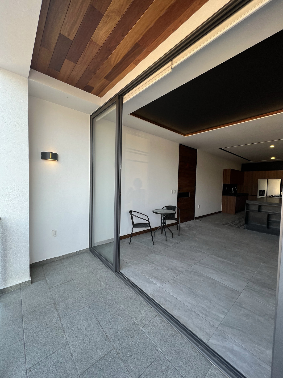 8 of 30: BALCON / AREA SOCIAL