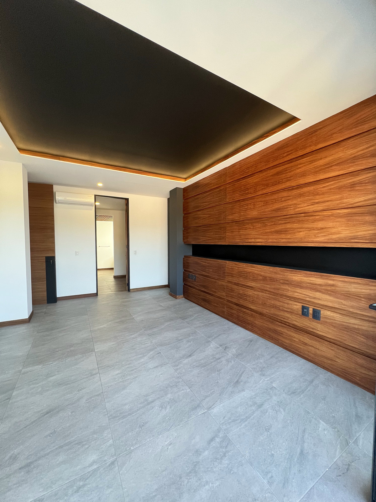 11 of 30: RECAMARA PRINCIPAL