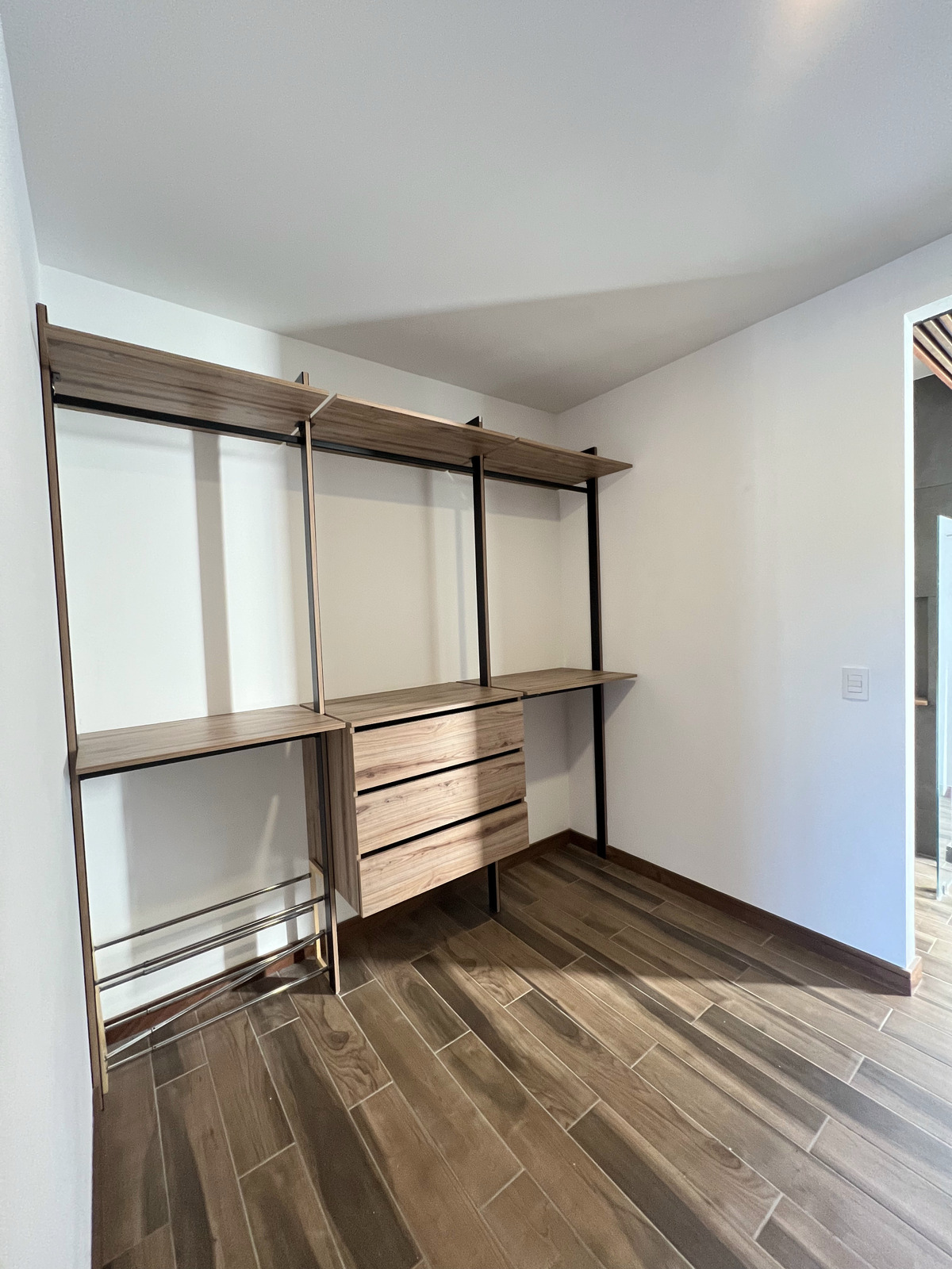 14 of 30: WALKING CLOSET RECAMARA PRINCIPAL