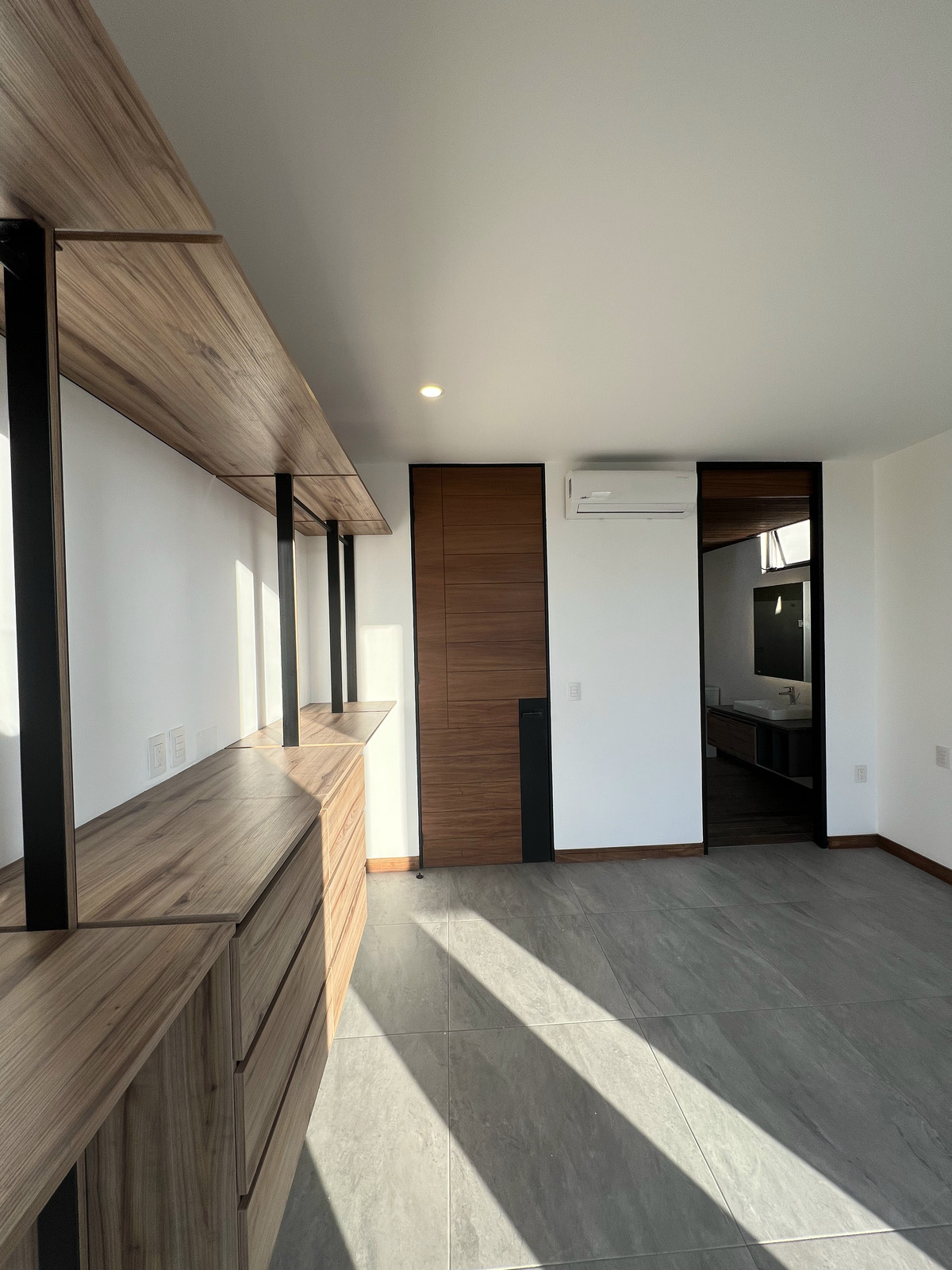 21 of 30: RECAMARA 2 