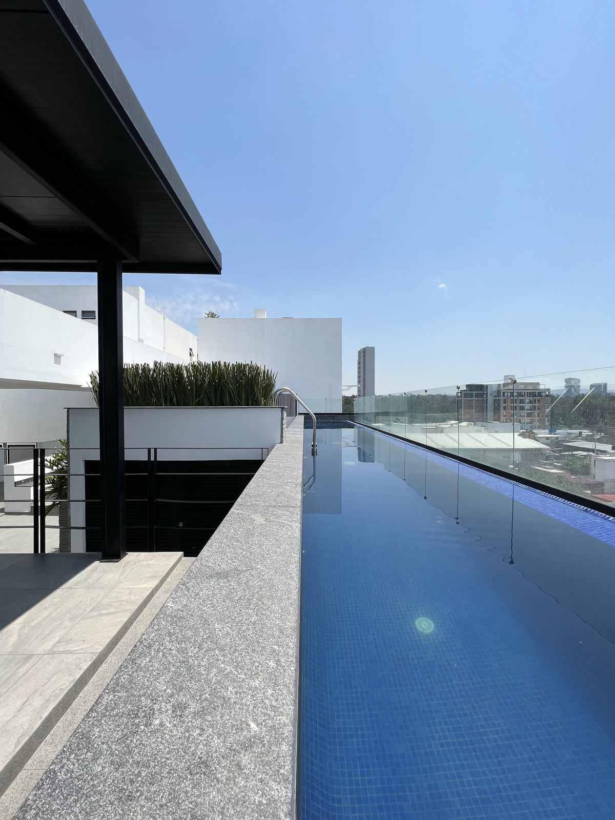 26 of 30: CARRIL DE NADO