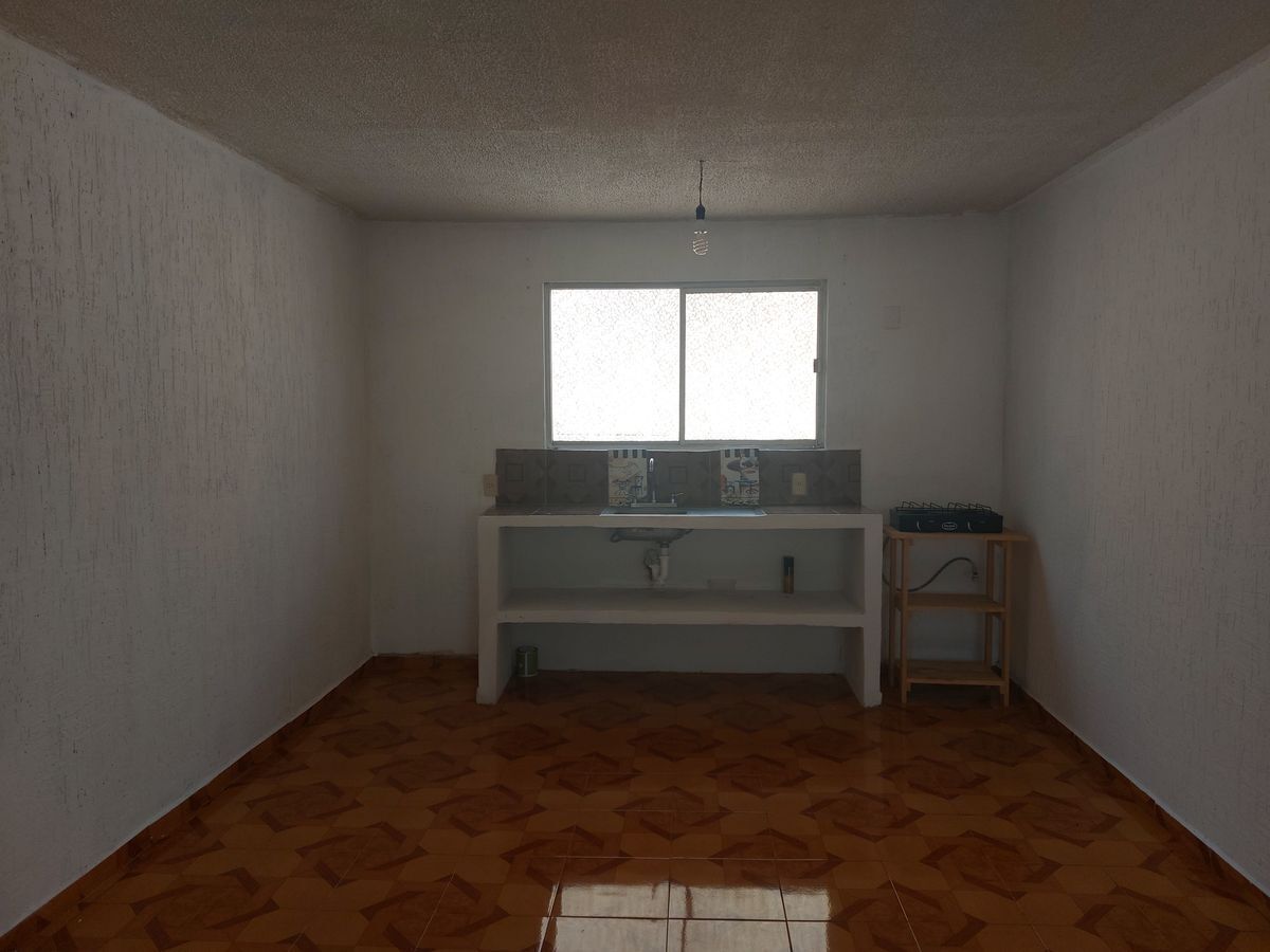 2 de 12: Comedor - Cocina.