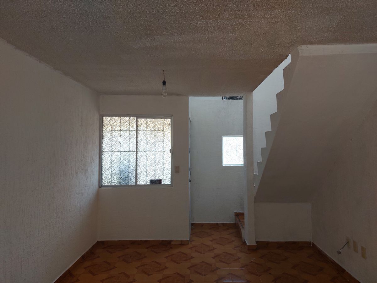 3 de 12: Comedor - Sala.