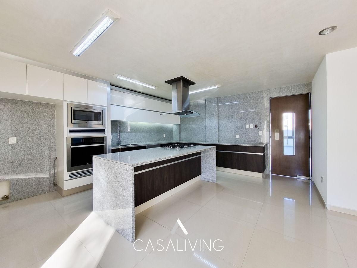 4 of 45: Cocina
