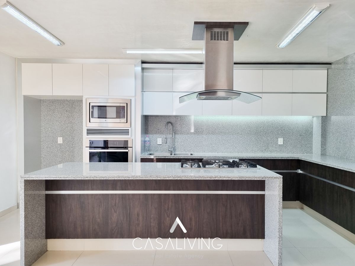 5 of 45: Cocina