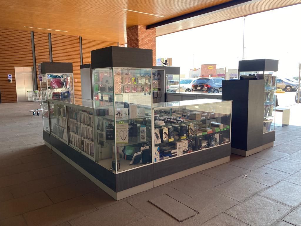 4 de 14: Isla en renta plaza Ubika El Refugio Querétaro.