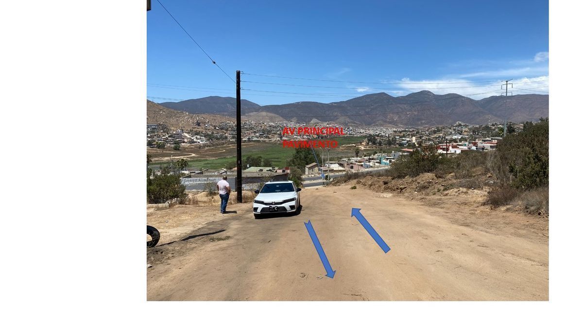 2 de 8: Calle principal