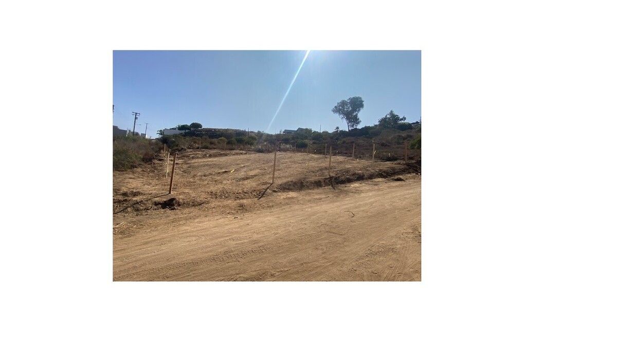 1 de 8: Vista de Frente Terreno