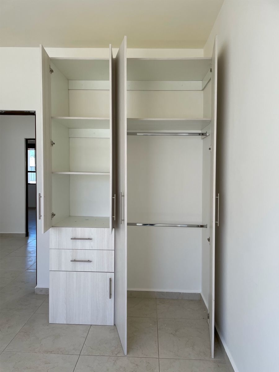 18 de 24: CLOSET RECAMARA SECUNDARIA