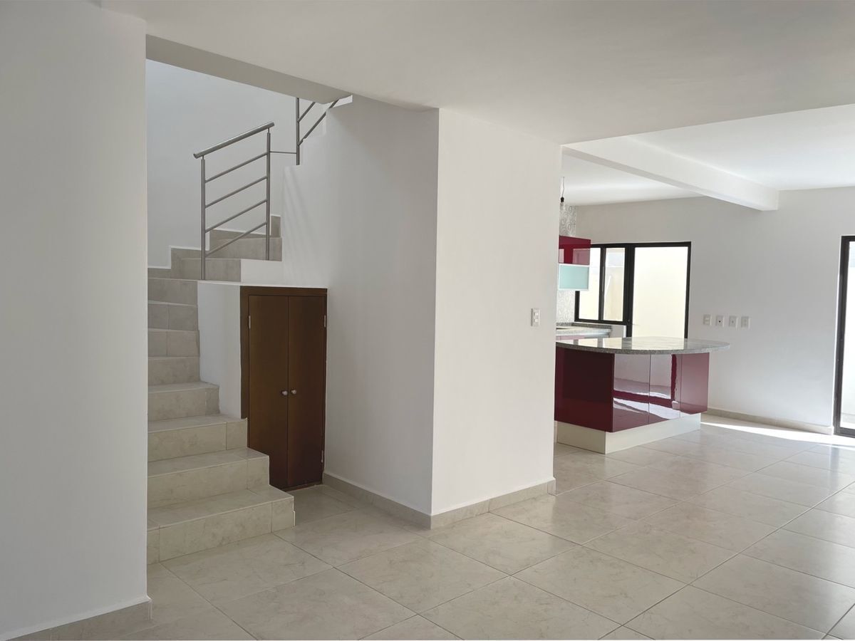 4 de 27: VISTA ESTANCIA - COCINA 