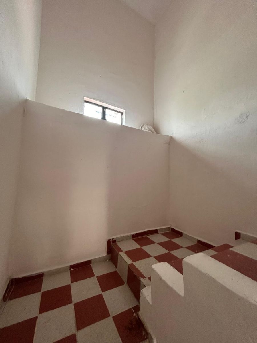 6 of 14: 6. Escaleras