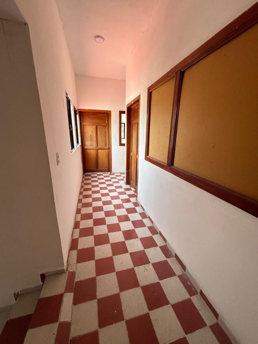 9 of 14: 9. Pasillo recámaras planta alta