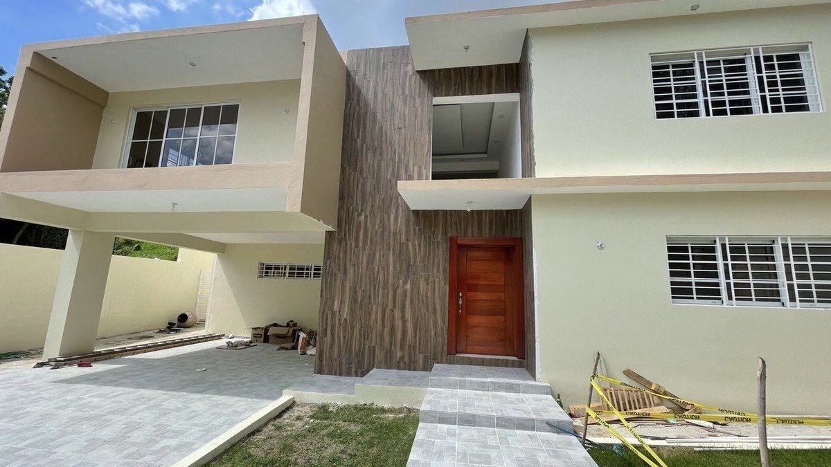 Casas en venta con terraza y jacuzzi en Arroyo Hondo