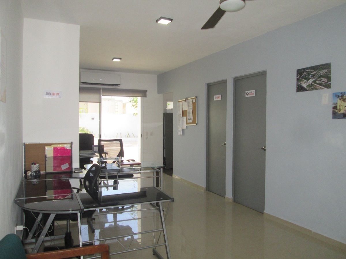 8 of 14: area loft sala y comedor corrido, ventanal hacia la terreza