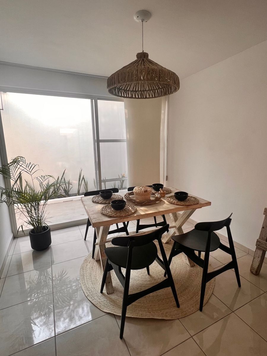 4 de 20: Comedor con acceso a Patio trasero