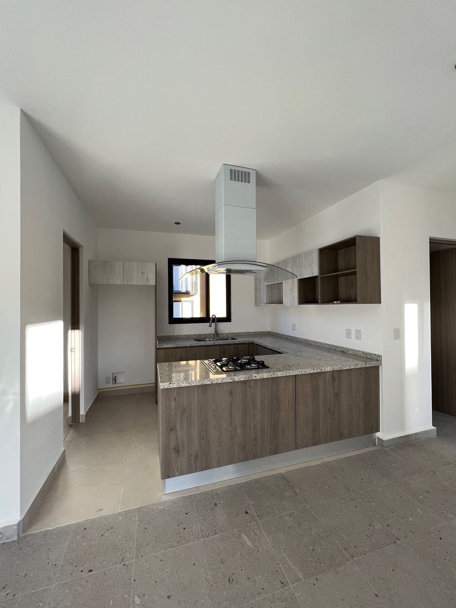 6 of 18: Cocina