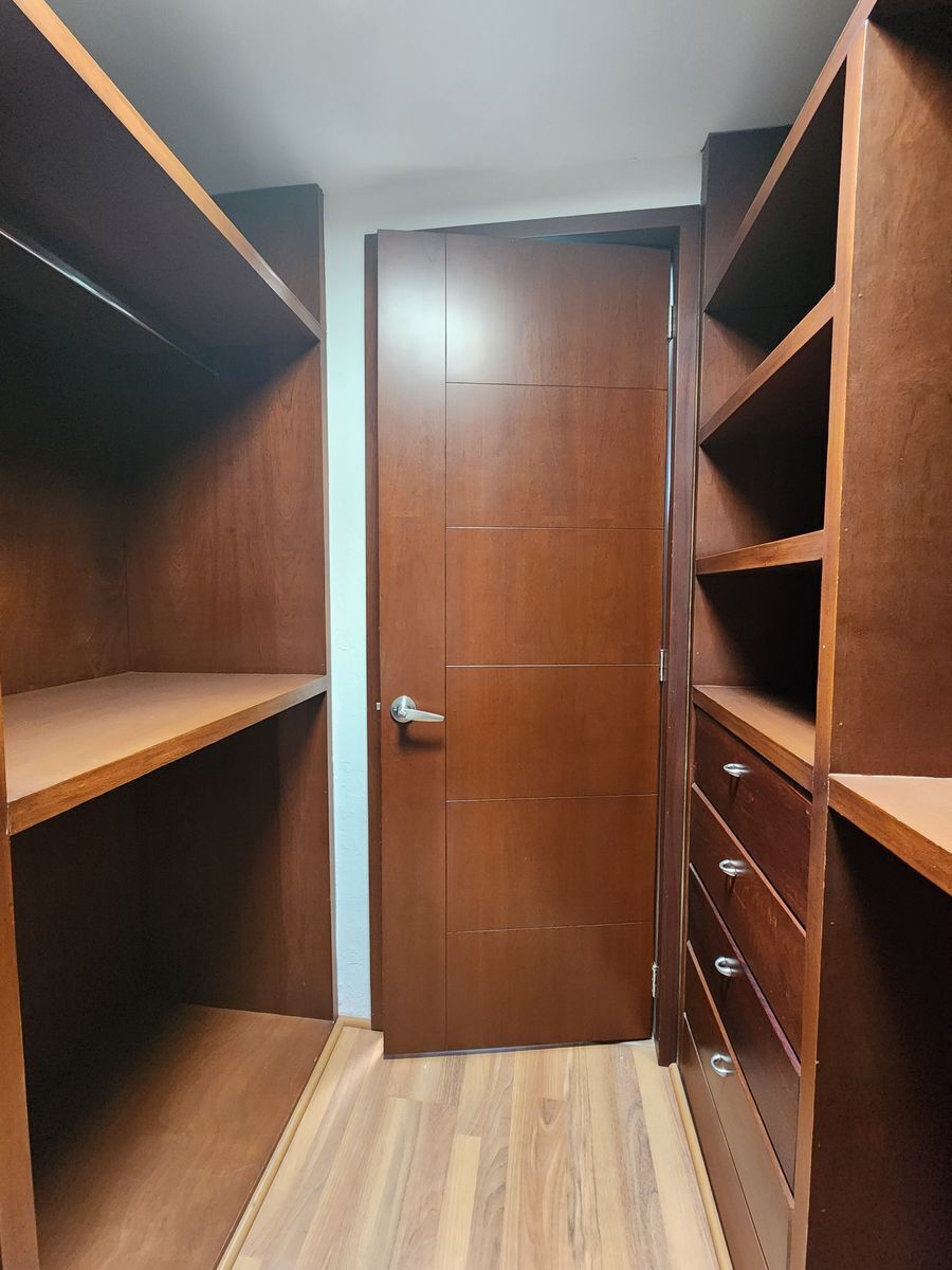 27 de 41: Vestidor recámara 2