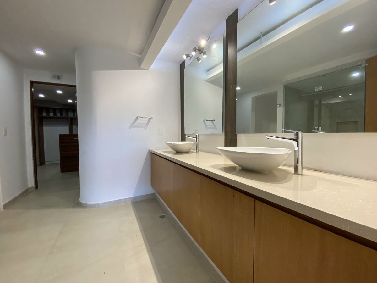 16 de 40: Baño Habitación principal A