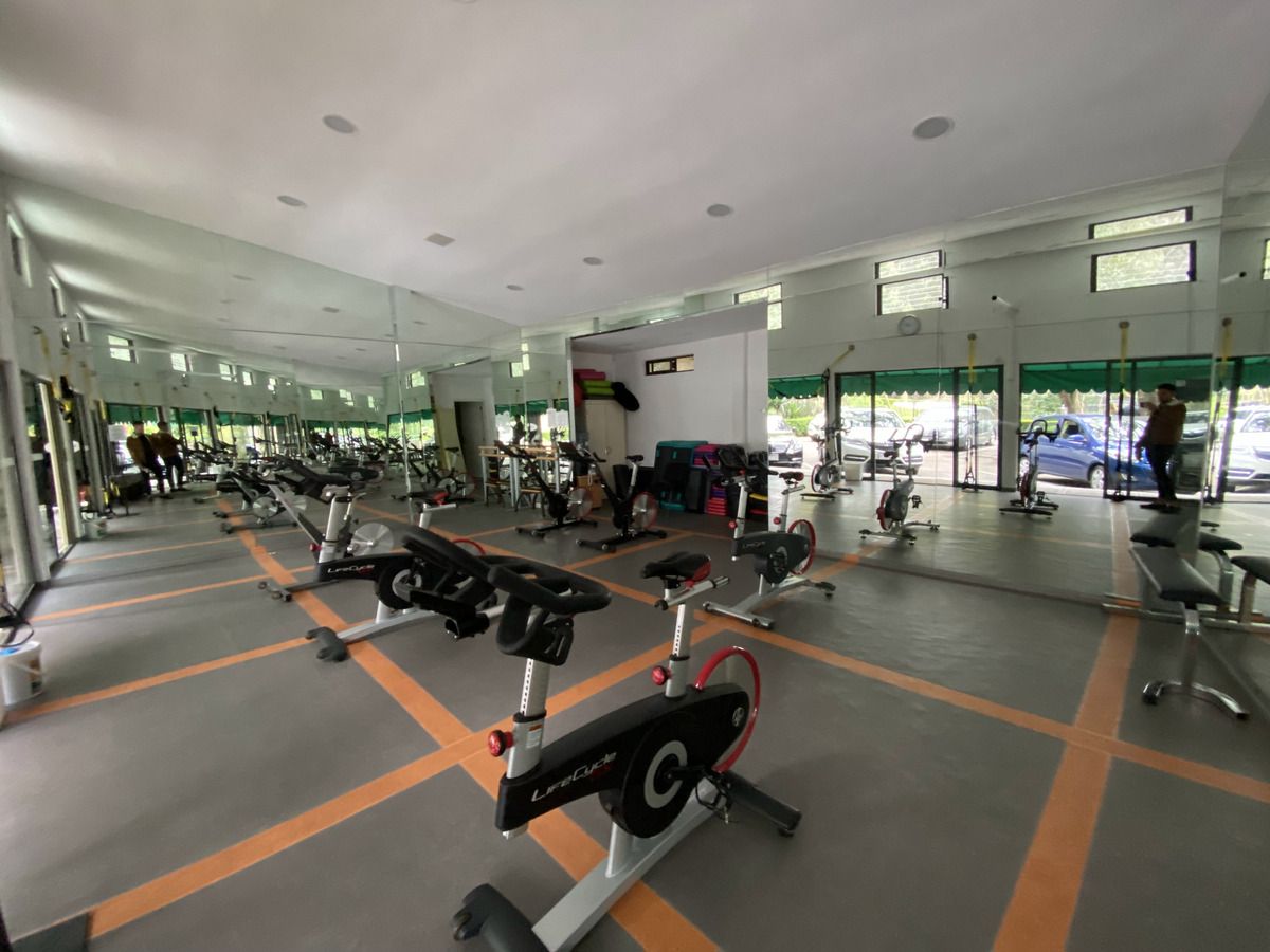 36 de 40: Gym spinning _ TRX