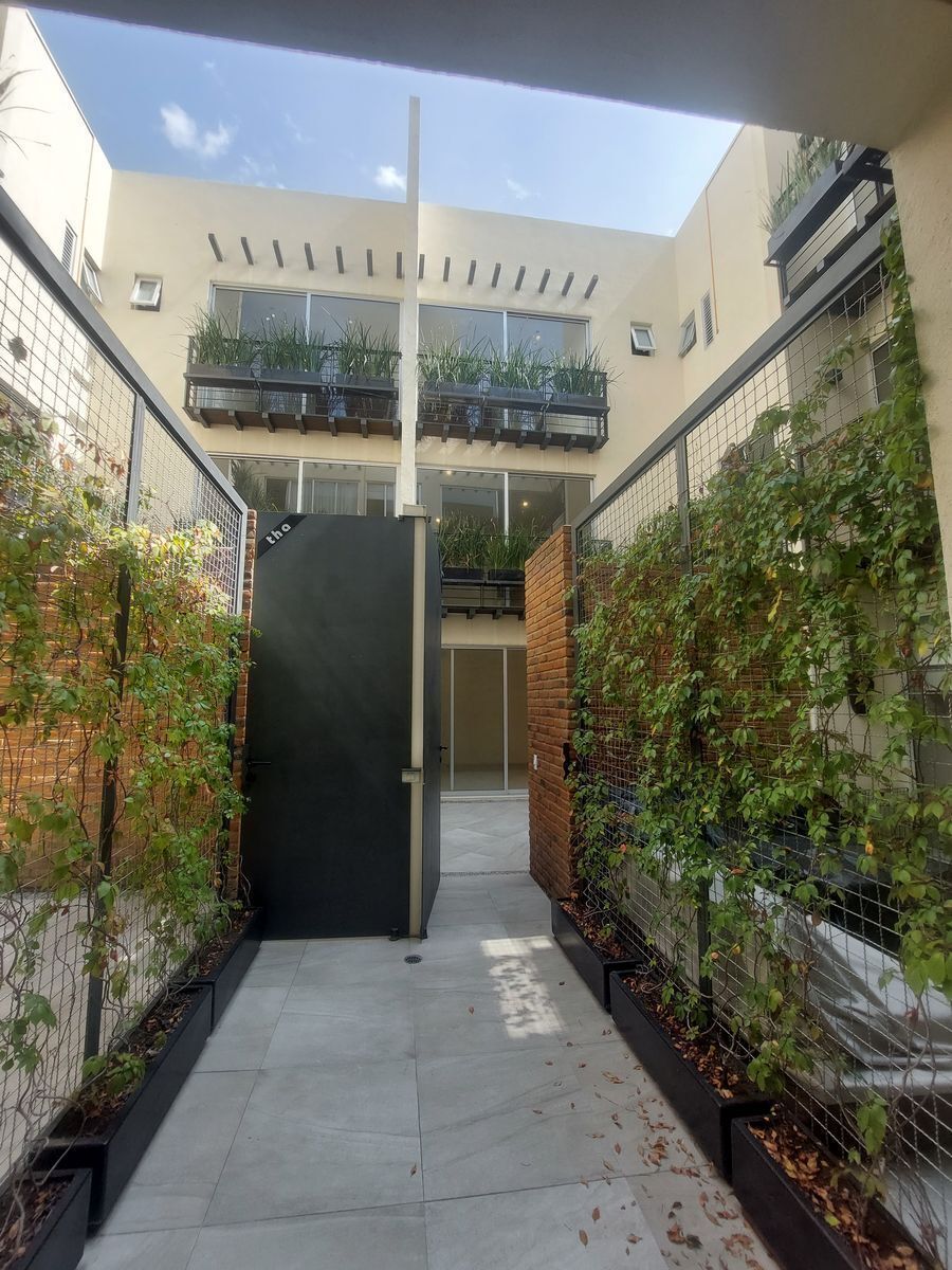 VENTA CASA TIPO TOWN HOUSE, LOMAS DE CHAPULTEPEC