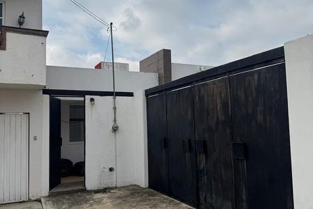 Hermosa casa de una sola planta en exclusiva privada